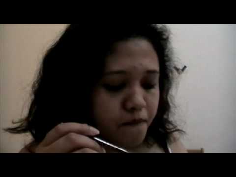How to Treat A Sore Throat Naturally - YouTube