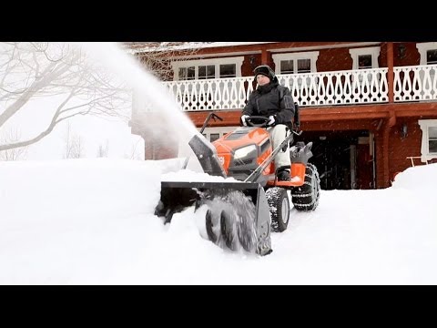 Videó: Mini Hóeltakarító Traktor: Hogyan Válasszunk Egy Kis Hófúvó Traktort Hólapáttal? A Haszongépjárművek Jellemzői