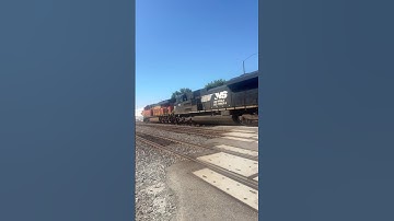 BNSF and NS power on the baretables! #bnsf #norfolksouthern