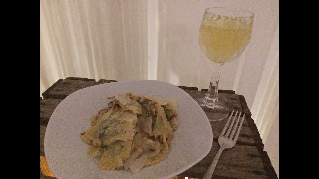 Mezzelune mit getrockneten Tomaten in Frischkäse-Basilikum-Soße Rezept