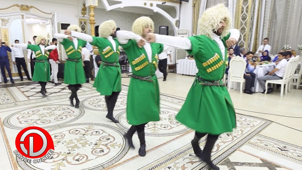 YAŞIL GEYİMLİ RƏQQASLARIN TOYDA SUPER RƏQSİ ● KAVKAZ DANSI лезгинка mp3