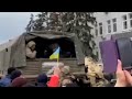 Российские военные под крики «Бердянськ - це Україна!» покинули площадь перед Бердянским горсоветом