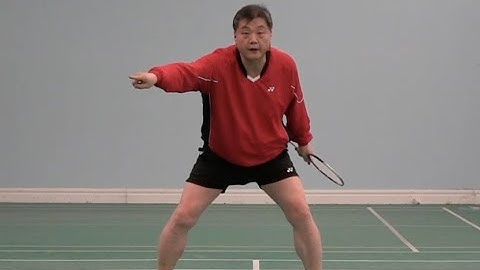 Badminton-Forehand Clear Step Base to Right Rear Side Jump Step Right & Wrong Way 1