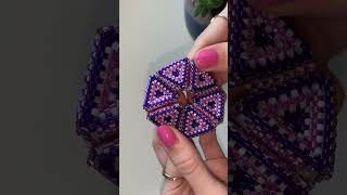 Beaded kaleidocycle 🤩 #beading #beadweaving #beaded