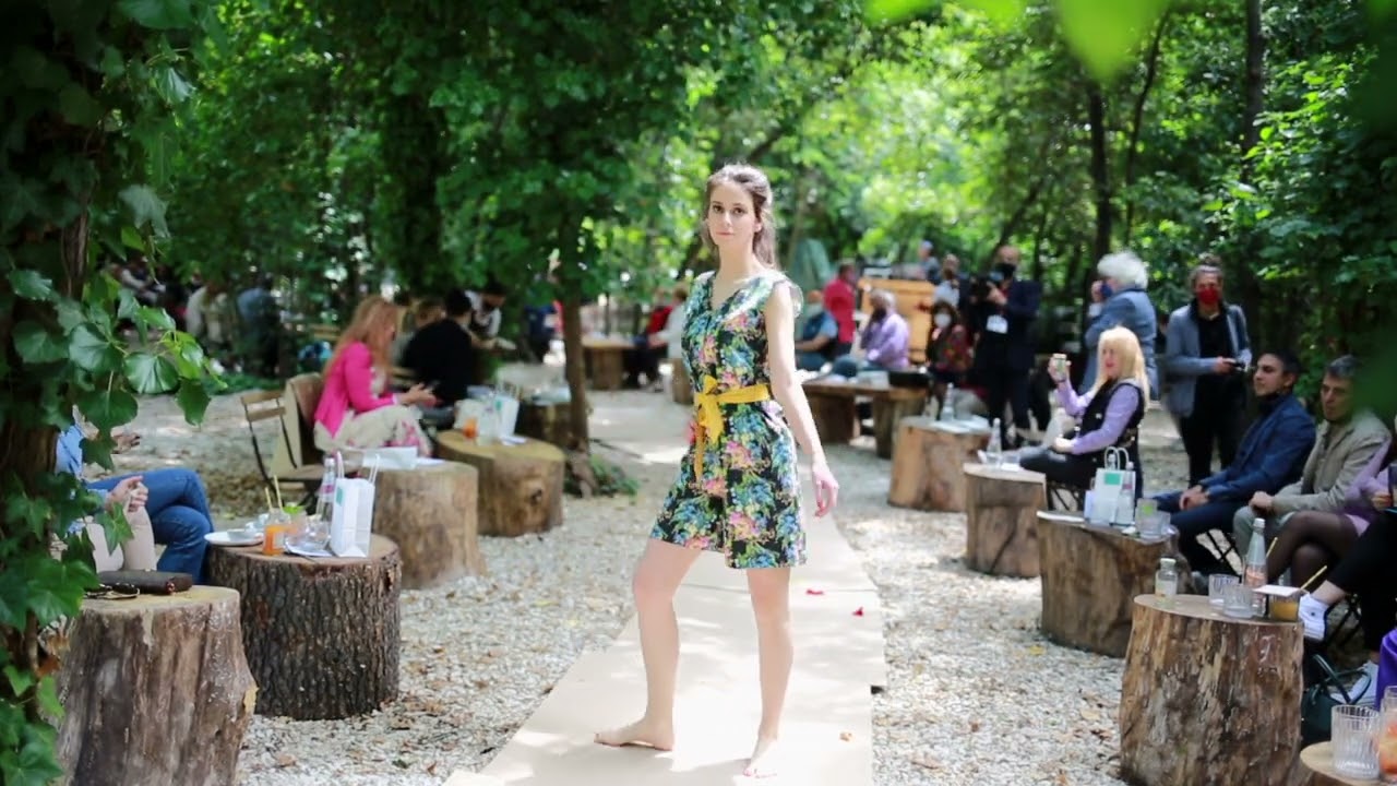 A piedi nudi nel bosco: DIELLEVU