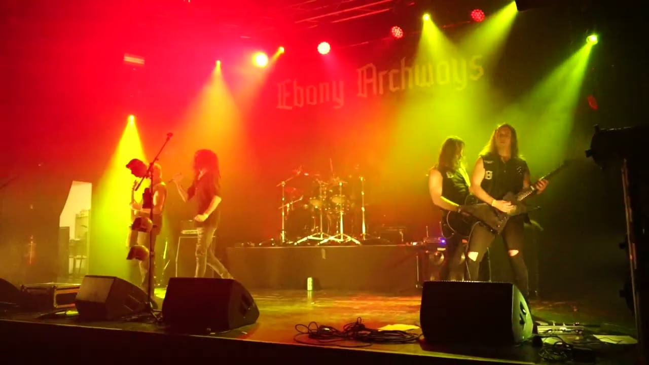 Ebony Archways @ Graz 14.11.2025 – Fan Footage / Explosiv