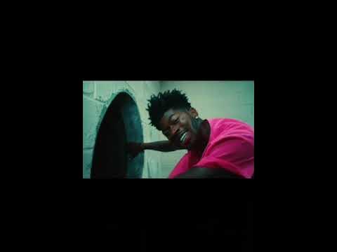Чел ползёт в трубе мем из тик тока - YouTube