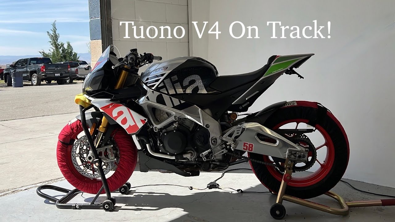 Aprilia Tuono V4 1100 Factory On Track In A Group - Buttonwillow Config 13A CCW