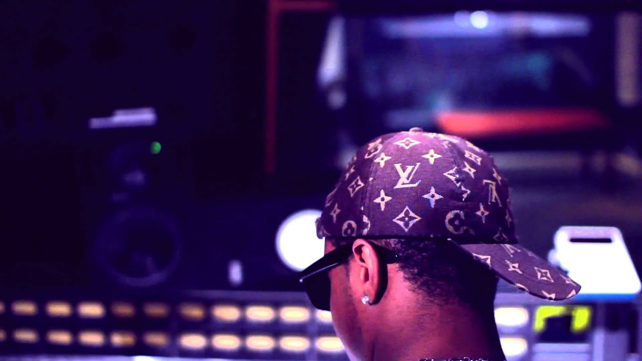 Mike Shinn - They Scared  (In Studio Performance)