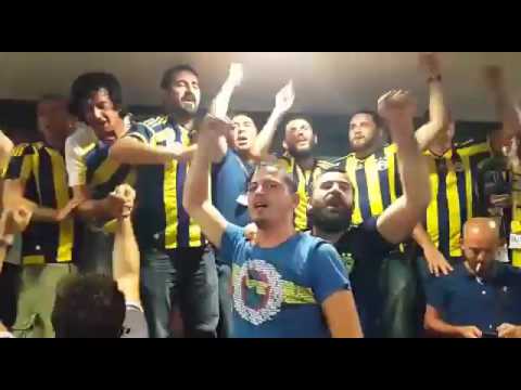 Lacivert olmadan sarı sevilmez Fenerbahçe olmadan hayat çekilmez