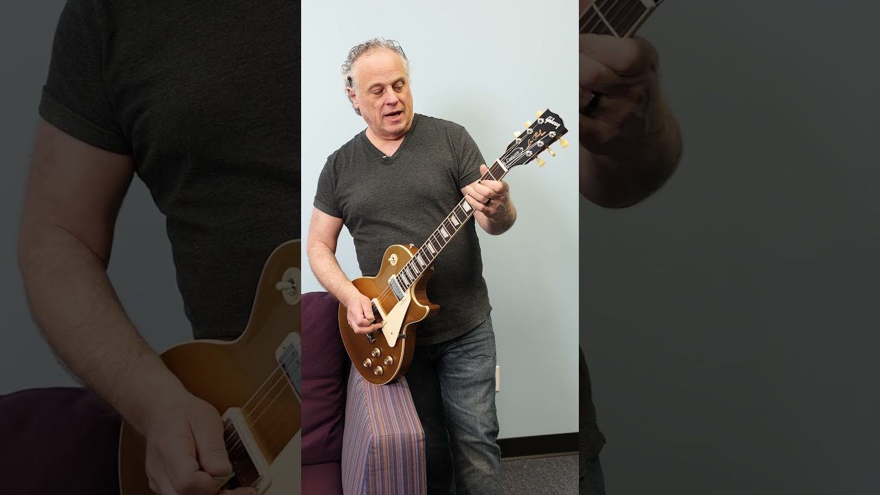 Gibson Unboxing The 70s Icon Les Paul Deluxe Gold Top