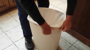 How to Install a Trash Can Liner Replacement
