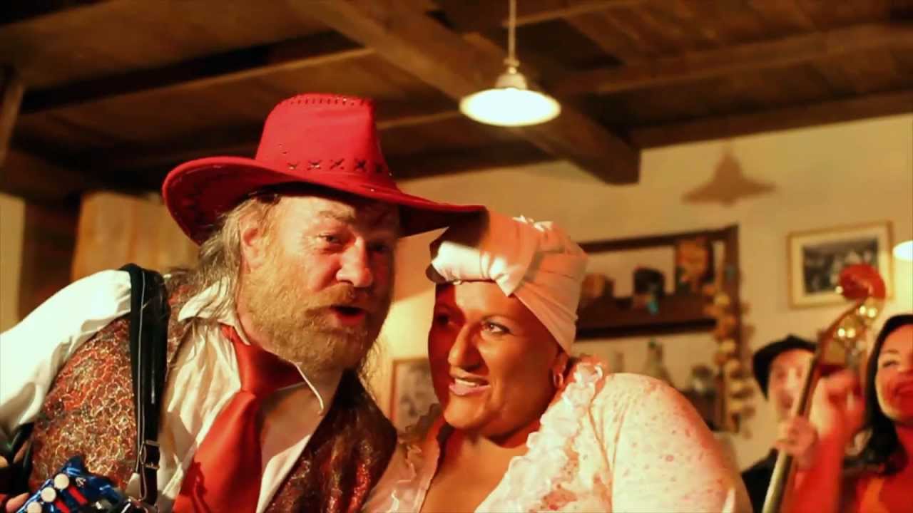 YouTubeでGiò Valeriani "Un Dos Tres" videoclip ufficialeを視聴