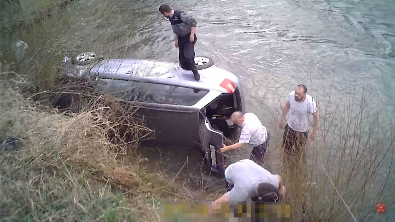Teška saobraćajna nezgoda (8) / Severe traffic accident (8) - Vatrogasci Prijedor 21.03.2020.