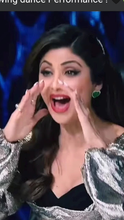 Karishma Kapoor's Live Performance: Unforgettable Moments ❤️ #dance #live #karishmakapoor