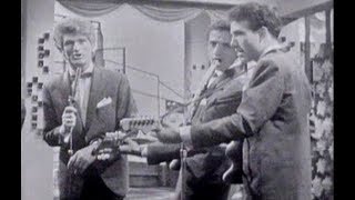 Vignette de la vidéo "Les Chaussettes Noires et Eddy Mitchell - Be bop a lula (1961)"