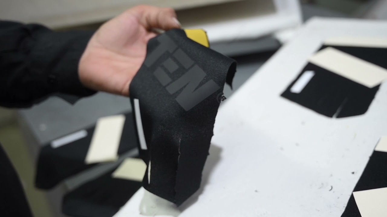 Tillverkning av en sydd arbetshandske. Ten Protection