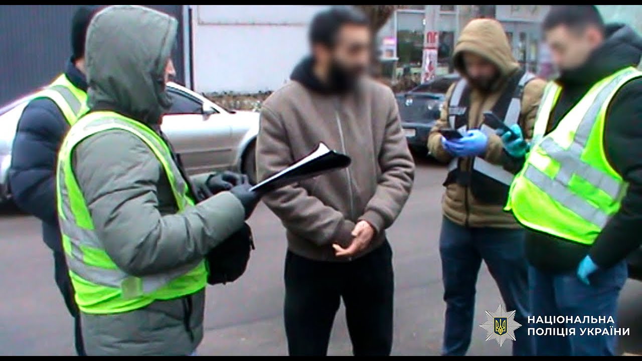 У Києві поліцейські затримали іноземця із чотирма кілограмами кокаїну на суму близько 35 млн гривень