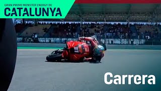 Pedro Acosta se cae cuando luchaba ante Jorge Martín por el liderato en el GP de Catalunya | MotoGP