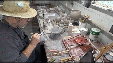 Simon Leach in the studio, brush decoration thoughts ...Aug 22, 2025