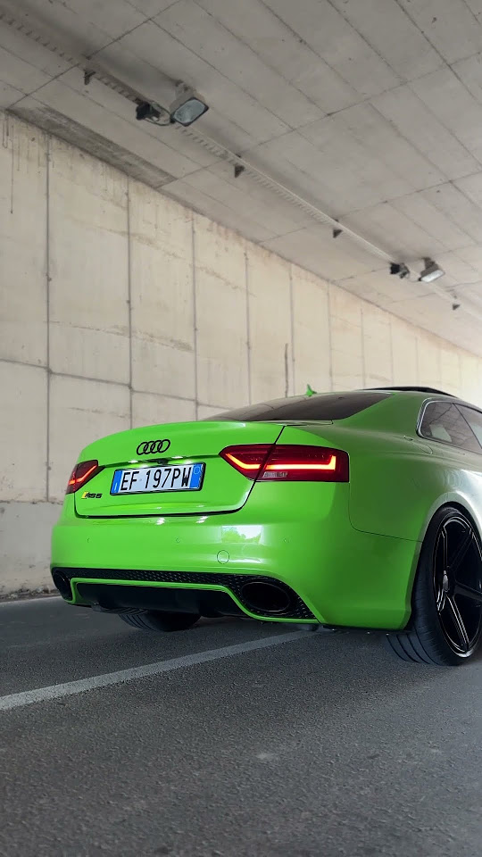 Un 4 2 v8 con scarico completo goduria youtube