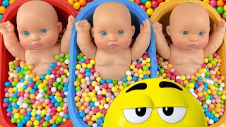 Full of 3 Rainbow BathTubs Candy with M&amp;M's &amp; Magic Slime Cutting Video