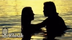 Ebiet G Ade - Senandung Jatuh Cinta (Karaoke Video)  - Durasi: 4:12. 