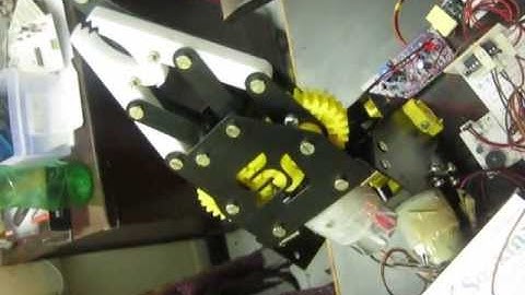 War field wireless spying Robot with live human detection and bomb diffusion system (Rs.9500/-)