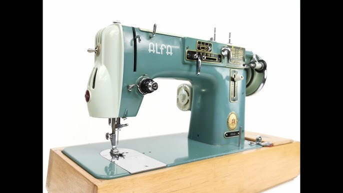 Maquina de coser Modelo Alfa 11000  Antigua Casa Capó, fundada en