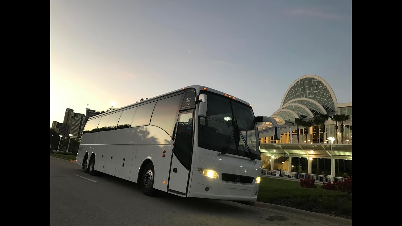 Experience Luxury Group Travel in Orlando | TUXEDO Bus Service