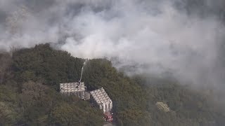 工場火災、山林にも延焼 兵庫、けが人はなし