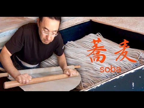 達人技を見よ 城下町のそば職人の蕎麦打ちがスゴイ件 Soba Japanese Noodles 12年 Youtube