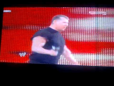 Wrestlemania 26 Bret Hart Vs Vince mcmahon ( entra...