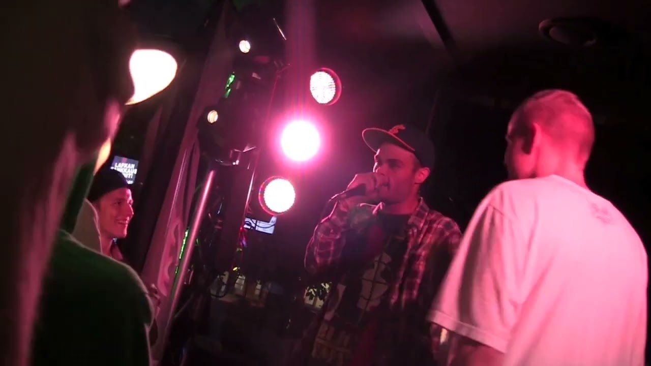 Kajo vs  Toni  2012 Katukerho Mc Battle