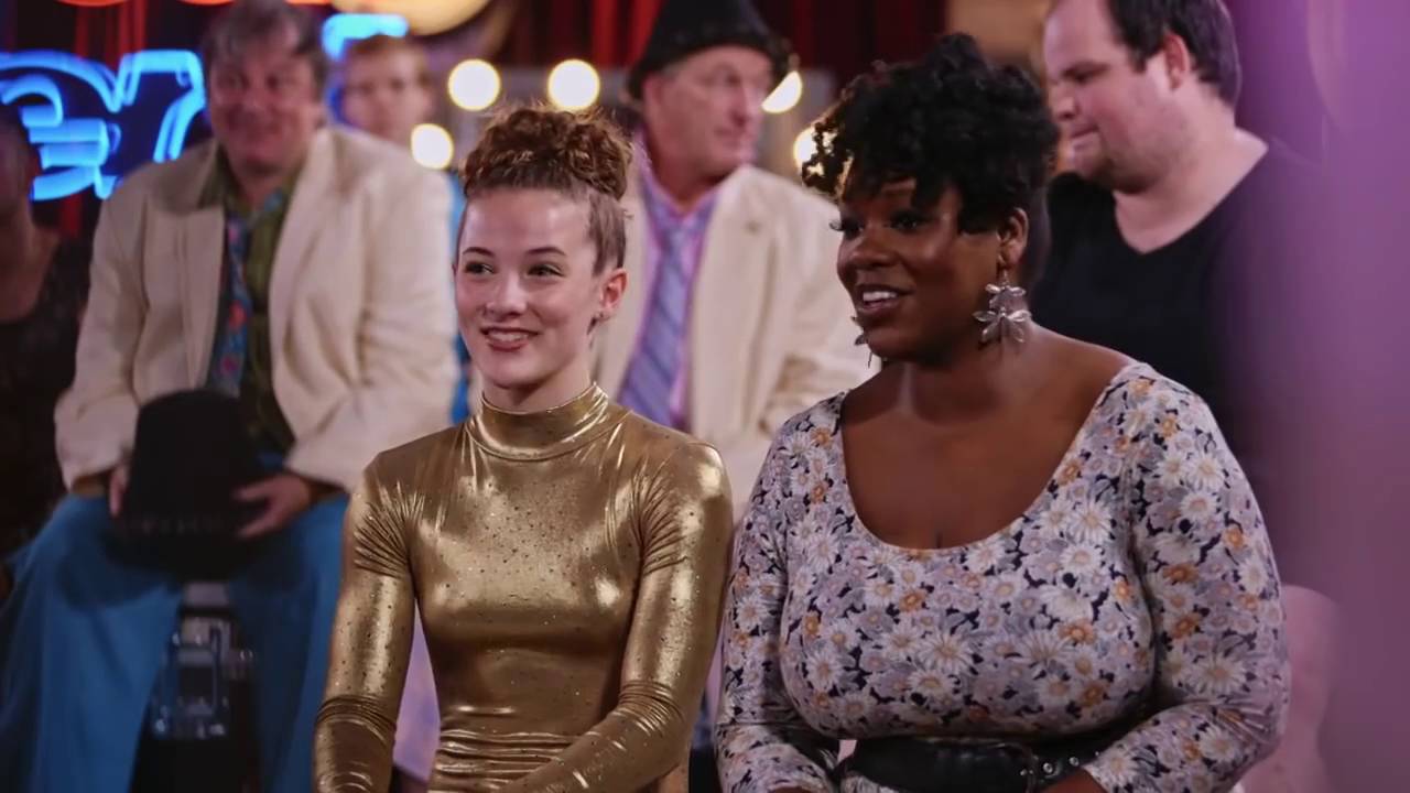 صوفيا الجميلة المرنة ورامية الأسهم المحترفة المواهب الأمريكية Youtube