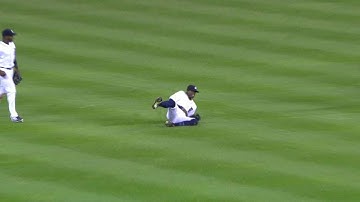 CWS@DET: Maybin makes sliding catch to end the frame