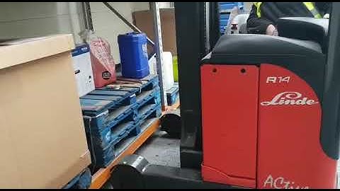 STACKING WITH A REACH TRUCK