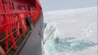 Северный полюс. Ледокол и лёд