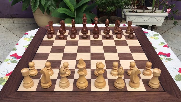 Tabuleiro de xadrez de movimentos conscientes com ia generativa de