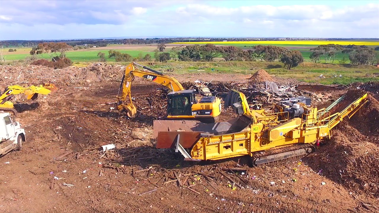 Vermeer HG6000tx Horizontal GrinderGrinding Construction and Demolition waste YouTube