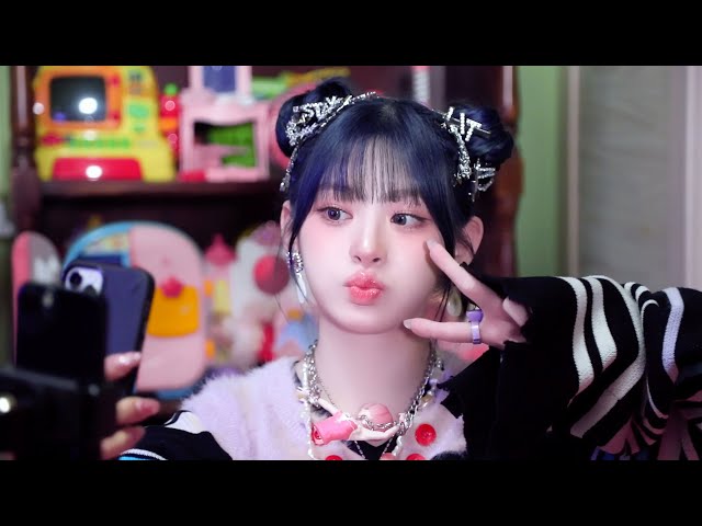 STAYC（ステイシー）'LIT' MV Behind class=