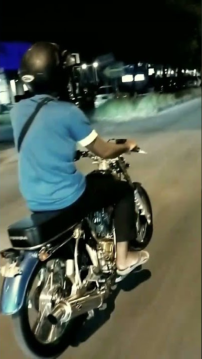 Tanjung perak kapal e kobong , monggo pinarak jok mburi taseh kosong😂