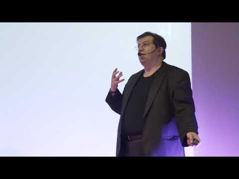 Innova y Evoluciona | Ernesto Kruger | TEDxUSFQ