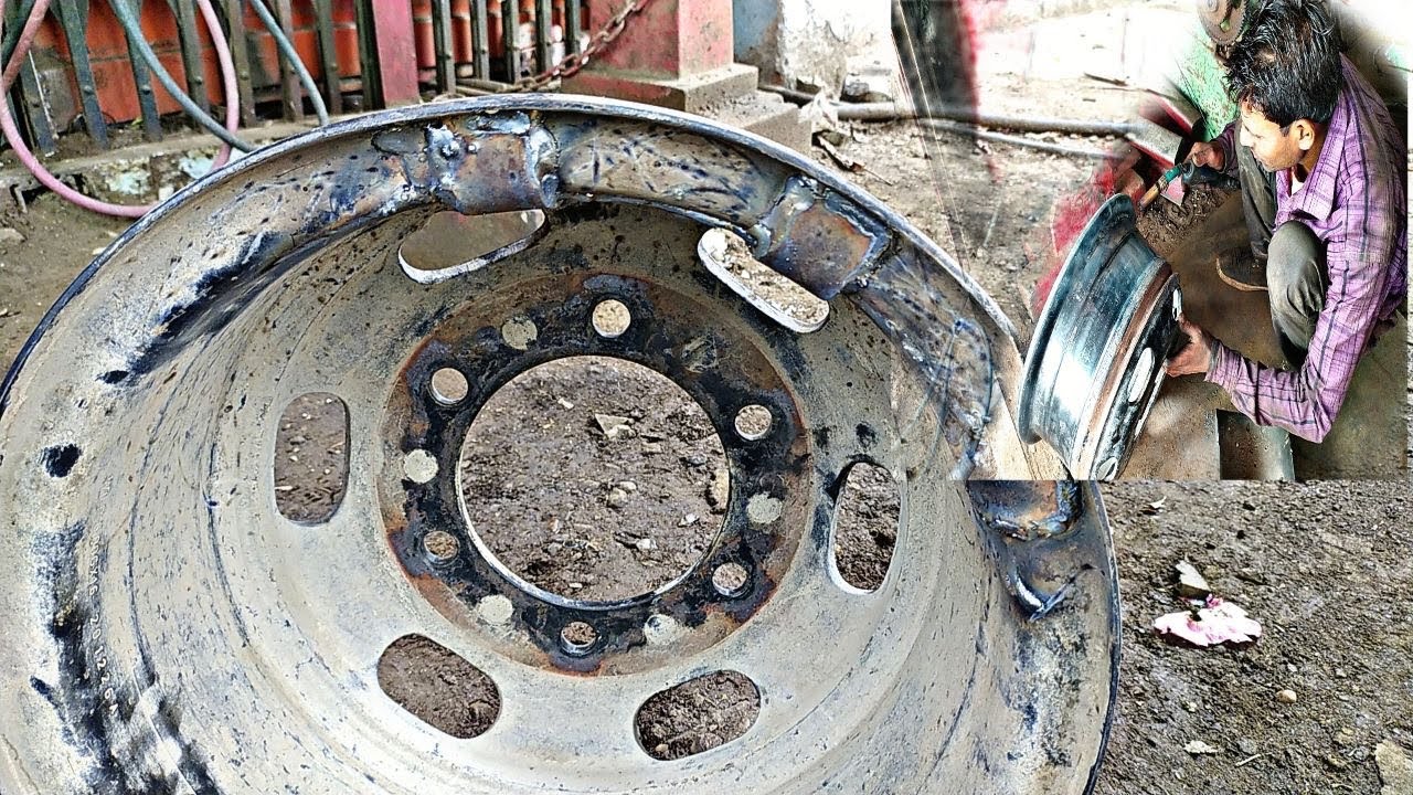 Truck broken rim repair work Truck broken rim repair Indian truck