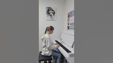 Лілія Натолока виконує твір Стоїть явір над водою з Хрестоматії Викладач Юлія Погорєлова 