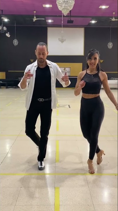 Aprende A Bailar Salsa Colombiana #shorts #viral #salsacaleña