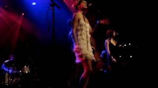 Nouvelle Vague: Dancing with myself