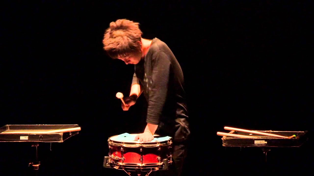 A SNARE GROWLS,AND HE FLIES for Snare Drum -  Shin-ichiro Ikebe