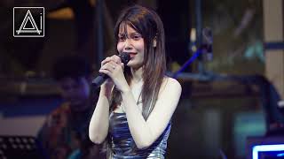 ត្រឹមជាសង្សារលួចលាក់តែអូនស្រលាញ់បងខ្លាំង - ស្រីពេជ្យ SreyPich (អុីវ៉ា Cover) Ai Pub Live Band