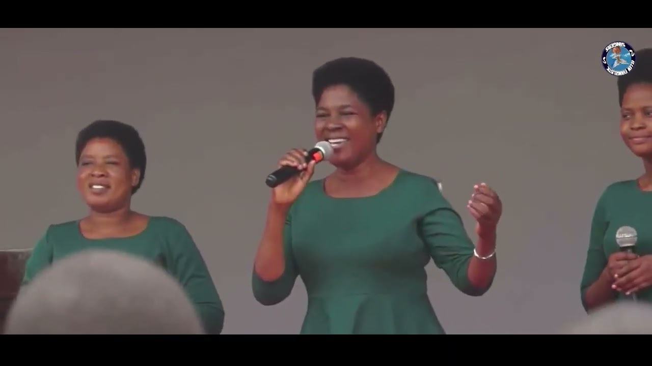 Guarda KITUNGWA TU by Ellen Singers// Live Performance at Kitungwa Secondary School Graduation su YouTube Guarda KITUNGWA TU by Ellen Singers// Live Performance at Kitungwa Secondary School Graduation su YouTube